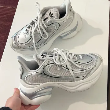 무료배송 신꾸 리본끈 포함 아디다스 오즈베누즈 여성 키높이 운동화 실버 메탈릭 KI0557