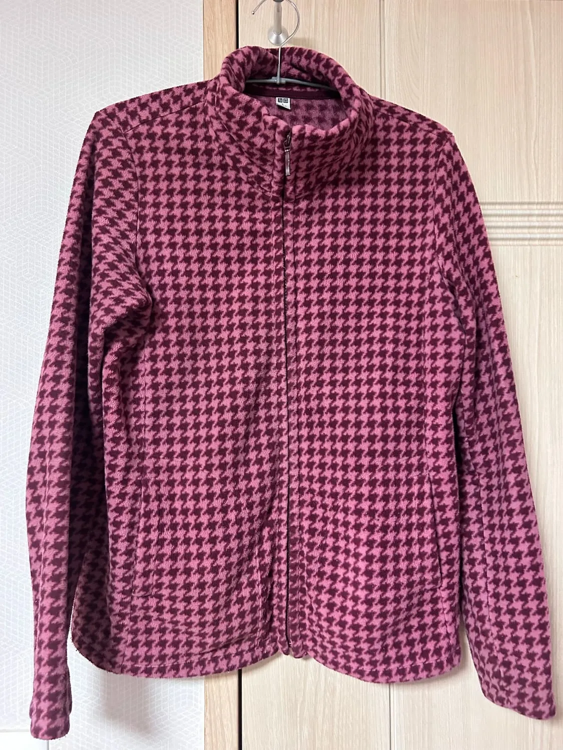 유니클로 제품인데 국내든 일본이든 구하고 싶어요