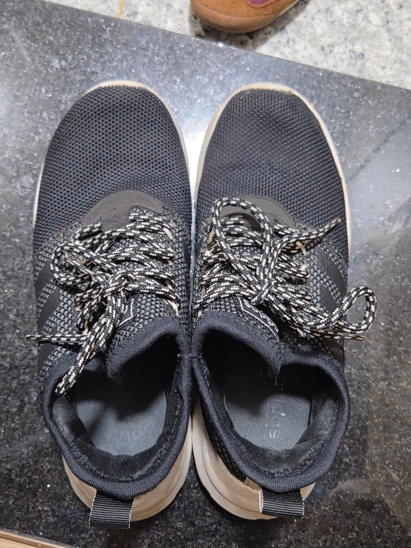 아디다스 라이트 레이서 or cloudfoam shoes