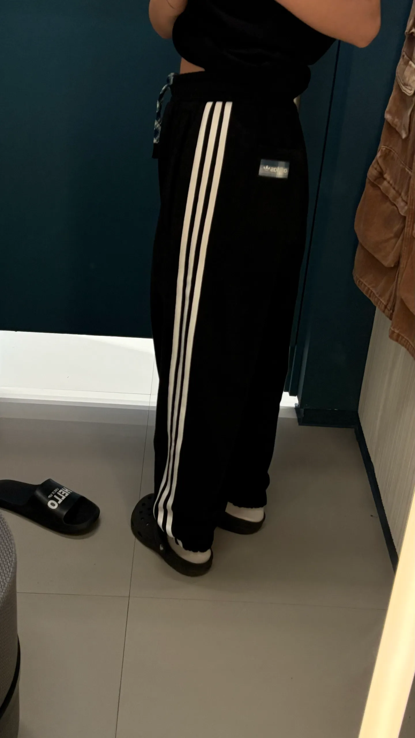 아디다스 팬츠 중국매장