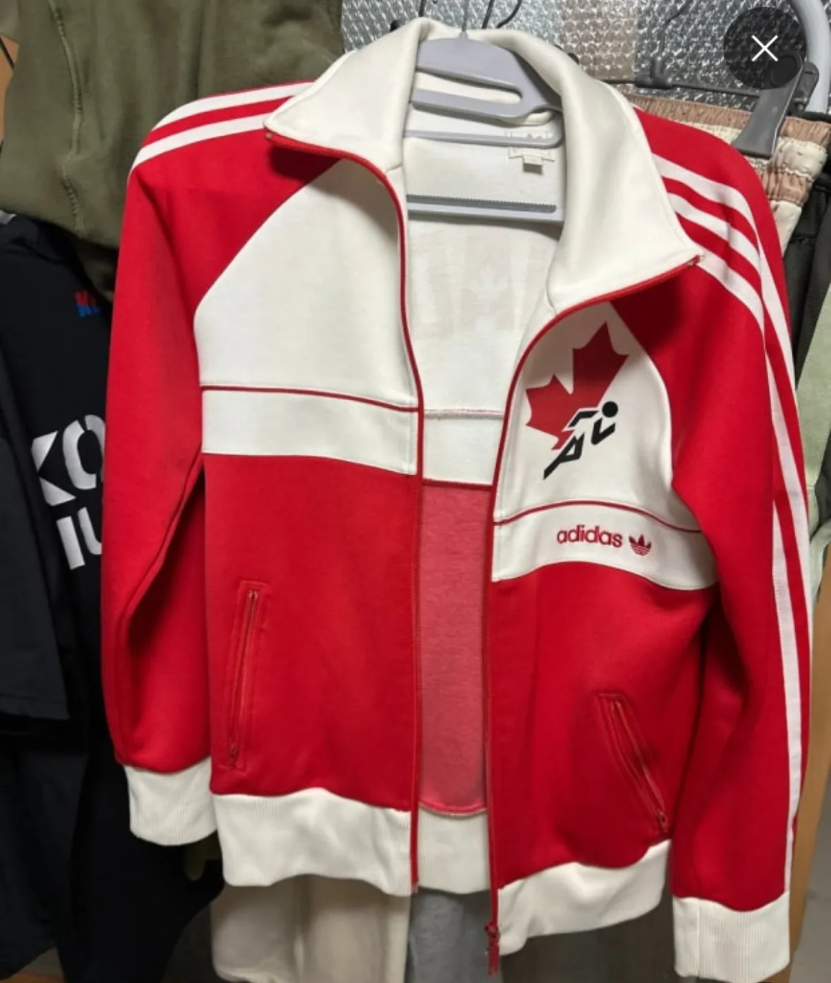 아디다스 캐나다 트렉탑