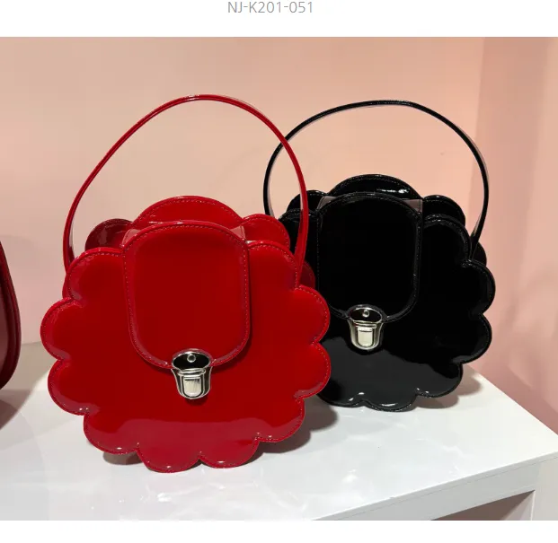 꼼데가르송 걸즈 플라워 글로시 백